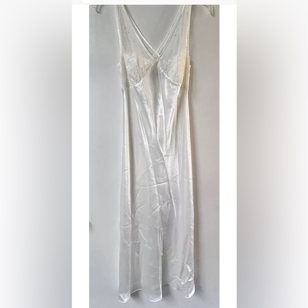 Madison Women Medium Long Nightgown White Mesh Embellished Tie Back Wedding Etc